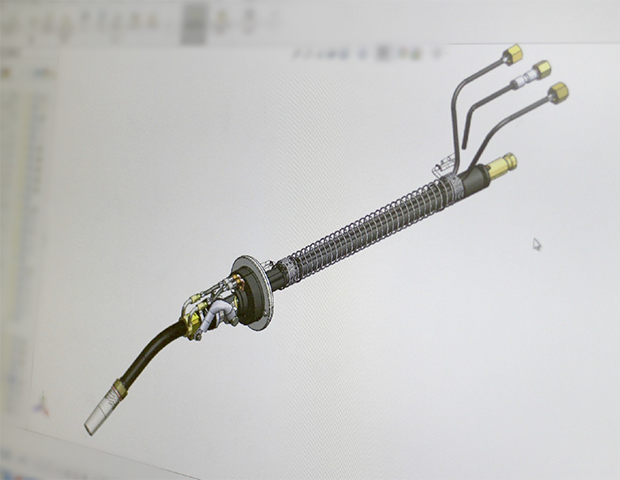 3D CADで新しい製品を設計するエンジニア